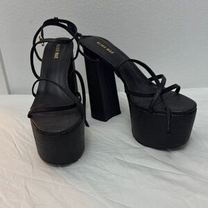 Alias Mae Black Platform Heels